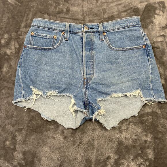 Levi's 501 Shorts Womens Sz.30 Blue Denim Raw Hem Daisy Duke Button Fly - Picture 1 of 9